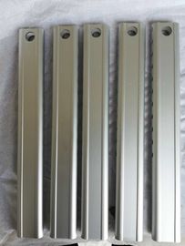 Piezas de aluminio anodizadas de la protuberancia de la precisión del CNC que trabajan a máquina para la iluminación de tira del LED
