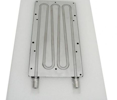 Placa fría líquida de aluminio con el disipador de calor de acero inoxidable del tubo