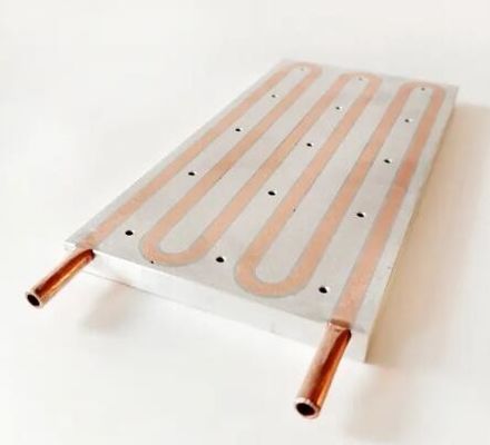 Disipador de calor líquido de aluminio de la placa fría líquida del agua del Enterrar-tubo
